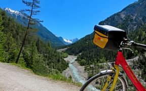 Eurobikefahrrad mit Blick auf die Isar