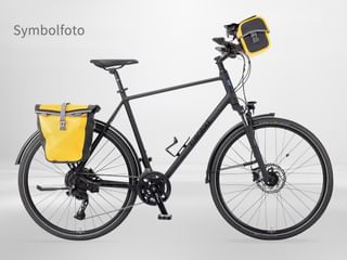 Dunkelgraues Tourenrad mit gelben Fahrradtaschen am Gepäckträger und Lenkertasche, ausgestattet mit Scheibenbremsen, Schutzblechen und Ständer.