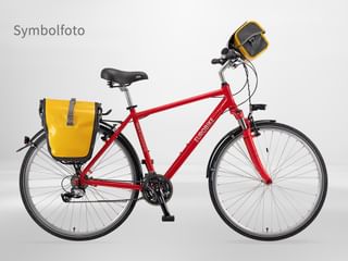 Rotes Eurobike-Tourenrad mit gelben Packtaschen am Gepäckträger und Lenkertasche, schwarzem Sattel und Schutzblechen auf weißem Hintergrund.