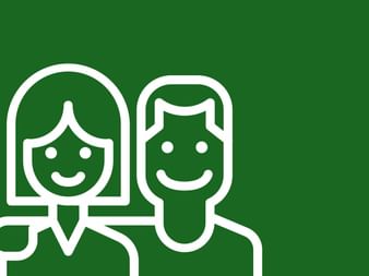 Weiße Strichzeichnung einer lächelnden Frau und eines Mannes auf grünem Hintergrund, die ein glückliches Paar im einfachen Icon-Stil darstellt.