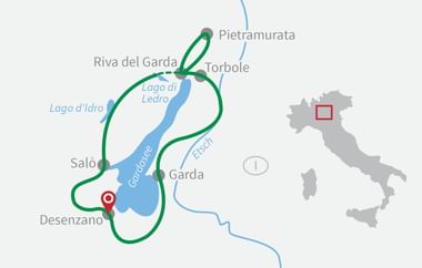 Karte der Gardasee-Radroute mit grünem Weg zwischen Riva del Garda, Torbole, Garda, Salò und Desenzano. Kleine Italien-Karte.