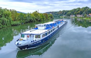 Die 80 Meter lange und 9,5 Meter breite MS Princess in Fahrt (Bild: SE-Tours)