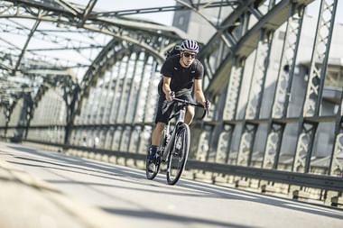 Das Gravelbike macht vor nichts Halt - nicht einmal vor asphaltierten Straßen ;-) (Bild: R. stevensbikes.de, pd-f)